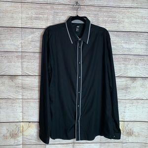 H&M Men’s Black and Grey Button Down Shirt